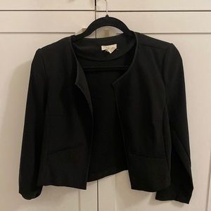 Black cropped light blazer with pockets